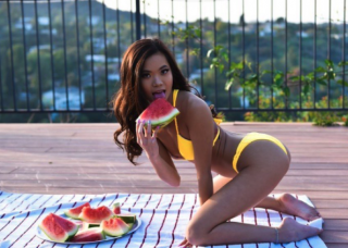 Juicy fruit on a #SaturdayAfternoonGroove w/ @VinaSkyy 🍉 #TeamSkeet https://t.co/ipkmbVPZHG