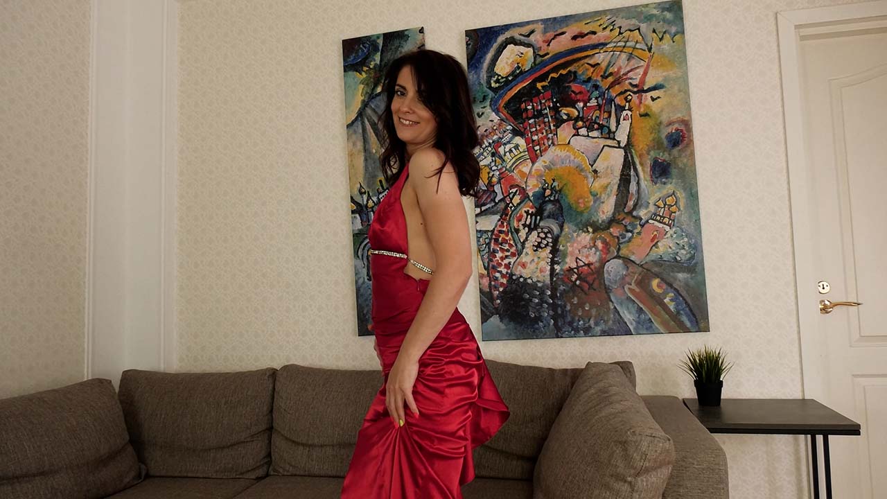 Karups OW Mary Matte Red Dress Strip Video