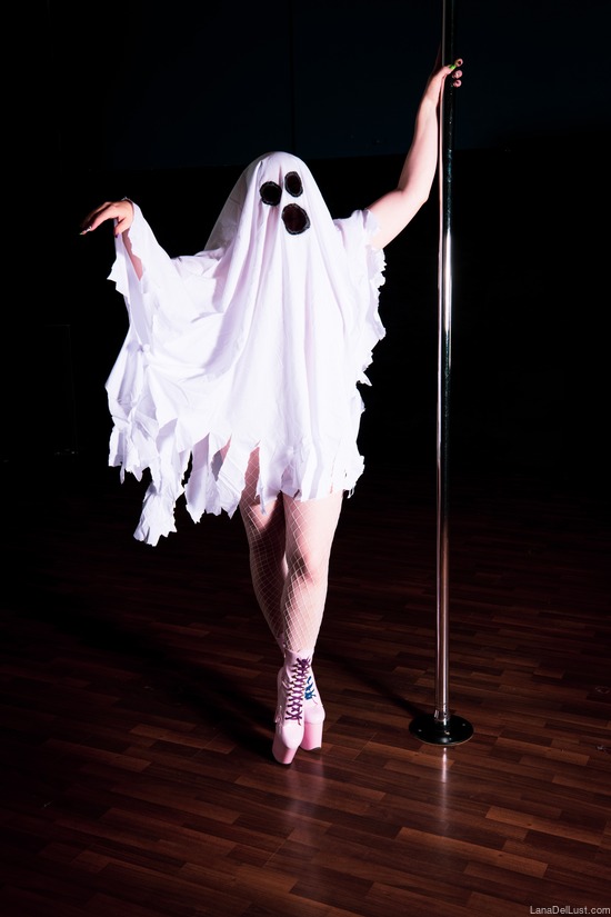 Lana Del Lust Lana Del Lust Pole Dancing Ghost