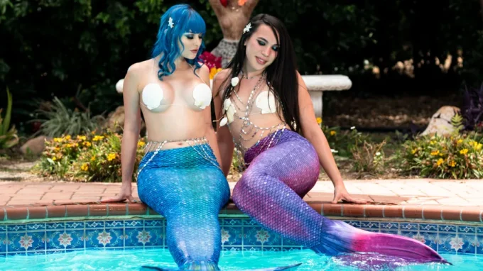 Transfixed Kasey Kei & Jewelz Blu – Fish Out Of Water <i class=