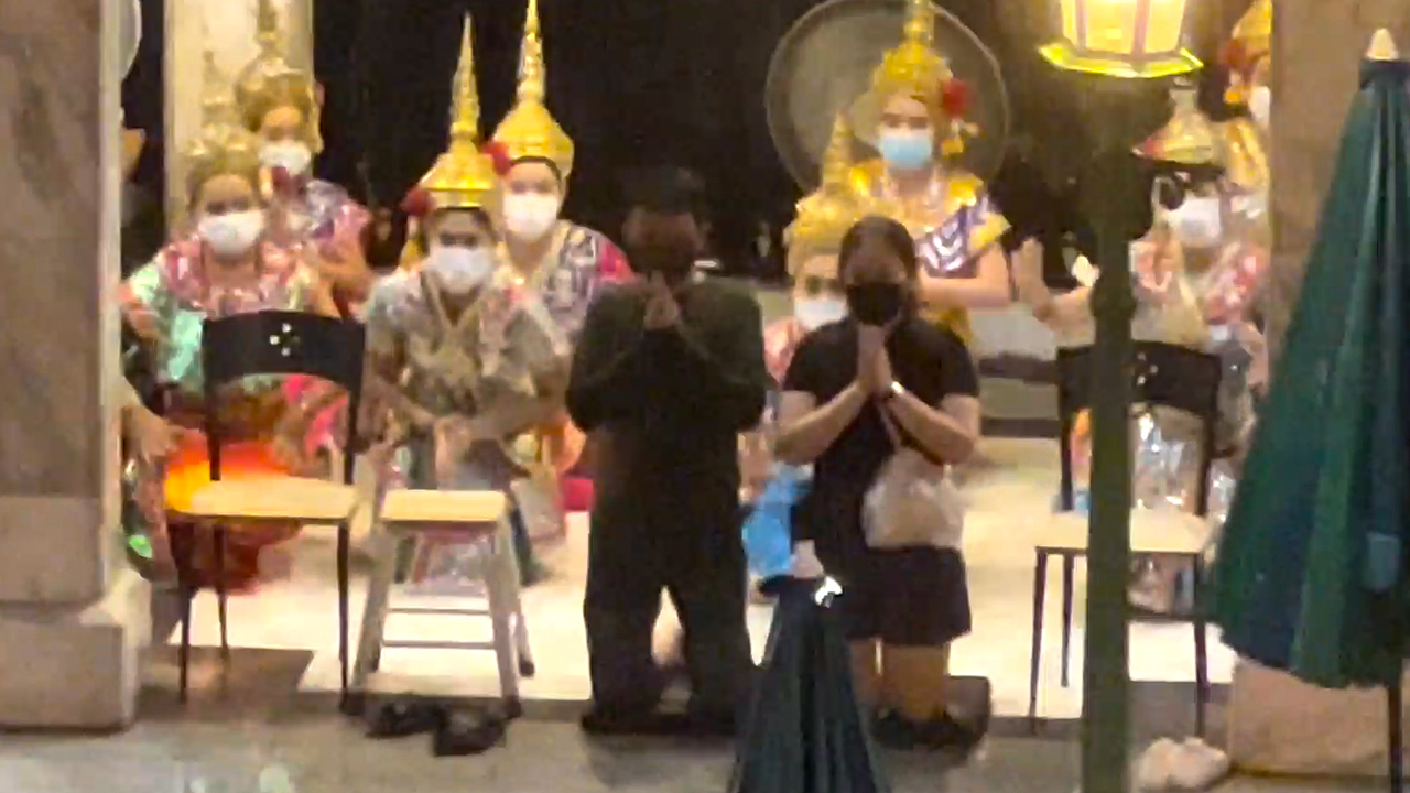 AsianSexDiary Anonymous Actors – Bangkok Mall Temple Spotted <i class="fas fa-video"></i>