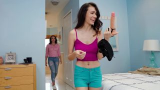 RealityKings MomsLickTeens Slay Savage & Sawyer Cassidy – Rainy Day Fun <i class=