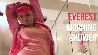 GirlsOutWest Everest – Morning Shower