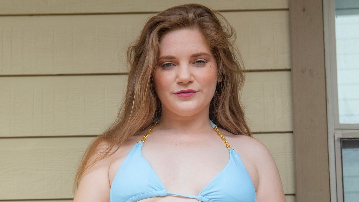 Cosmid Misty Park – Misty Park Takes Off Her Blue Bikini