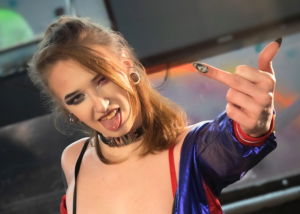 UKXXXPass Samantha – Sexy Sam in lusty Harley Quinn cosplay outfit