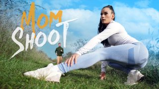 MYLF MomShoot Lexi Dona – Pulling More Than Hamstrings