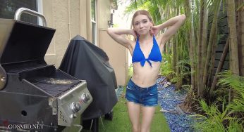 Cosmid Jennifer Marie – Jennifer Marie Strips Outside