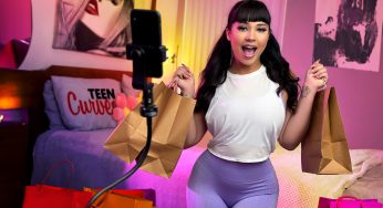 TeenCurves Beca Barbie – Thick Influencer Accidentally Fucks in Front of Fans