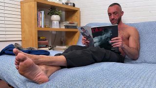 MyFriendsFeet Leonidas – Spy on Leonidas’ Feet