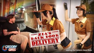 GroobyGirls Zia Cristal, Steve Rickz – Zia’s Back Door Delivery