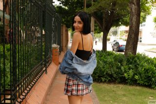 Zishy Queti Revello – The Shiny Valetine