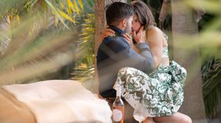 FrolicMe Girl On The Net – PARADISE – Story