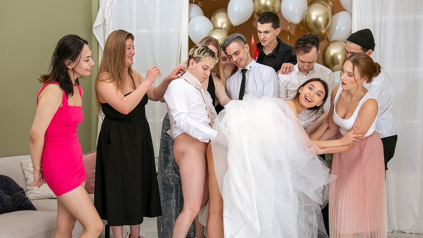 Bride4K-Banger Management-Ashly Rabbit, Moon Imp