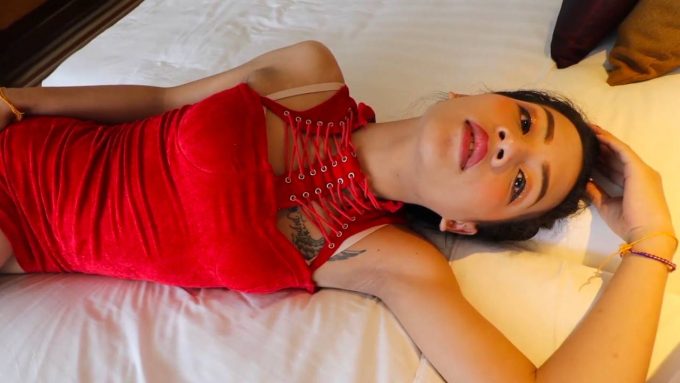 Horny Thai Ladyboy Wants Her Mouth Full Of Warm Cum Pipo