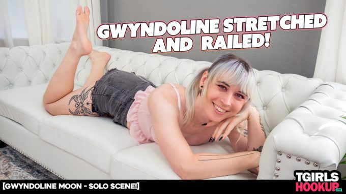 Gwyndoline – Stretched and Railed! Gwyndoline Moon