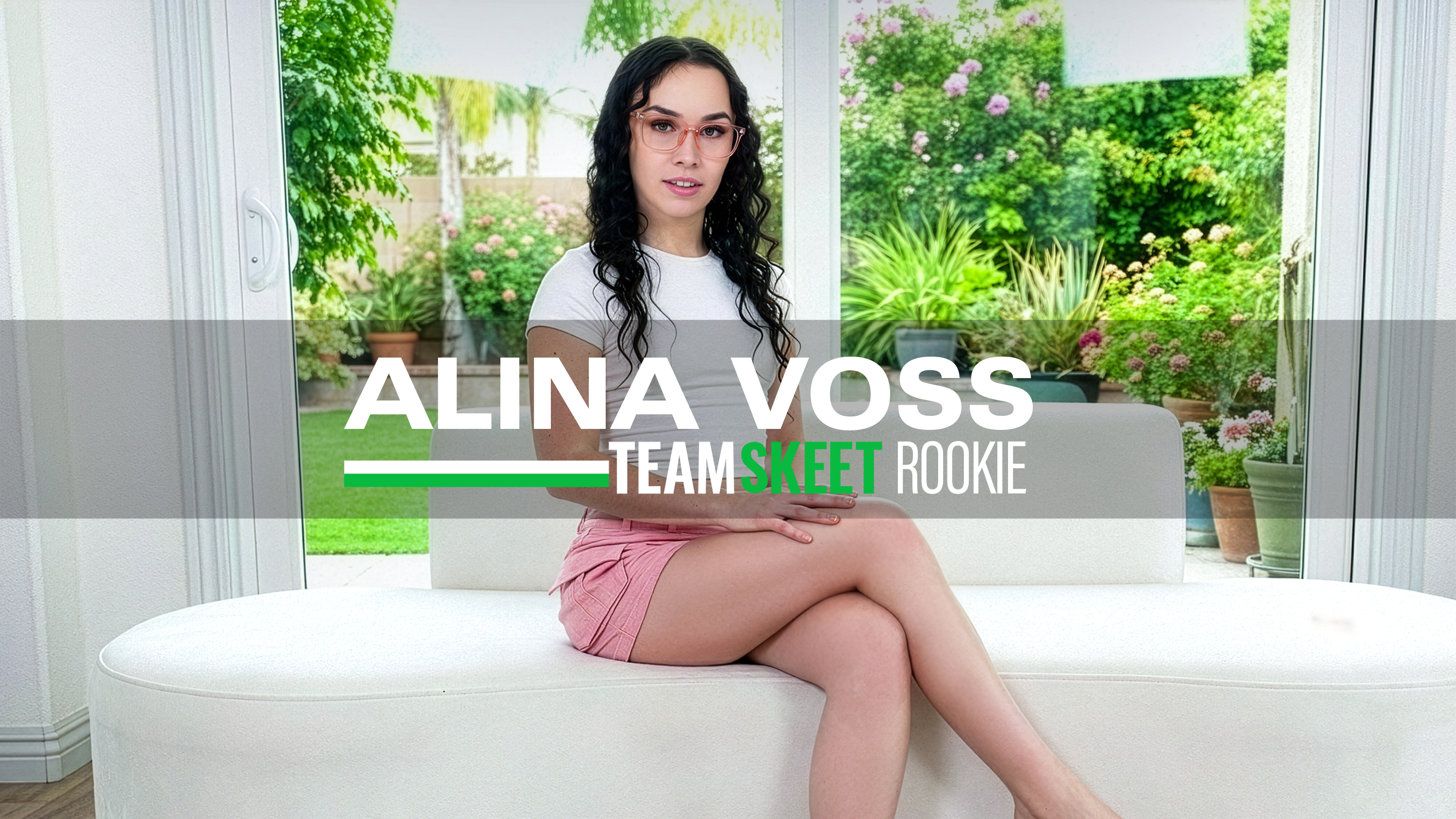 ShesNew-Newcomer Alert: Alina Voss' Fingers Are for the Girls, But Her Body Is for the Guys-Alina Voss, Rion King