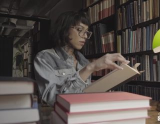 Between The Shelves Peter Hooke, Ravyn Alexa