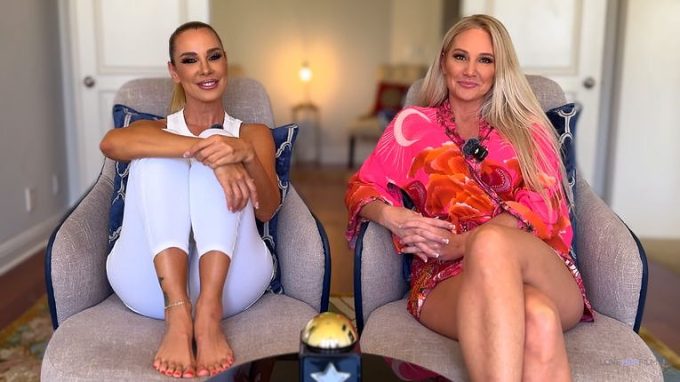 Behind The Scenes – A Different Kind Of Massage Alexis Malone, Club Sandy