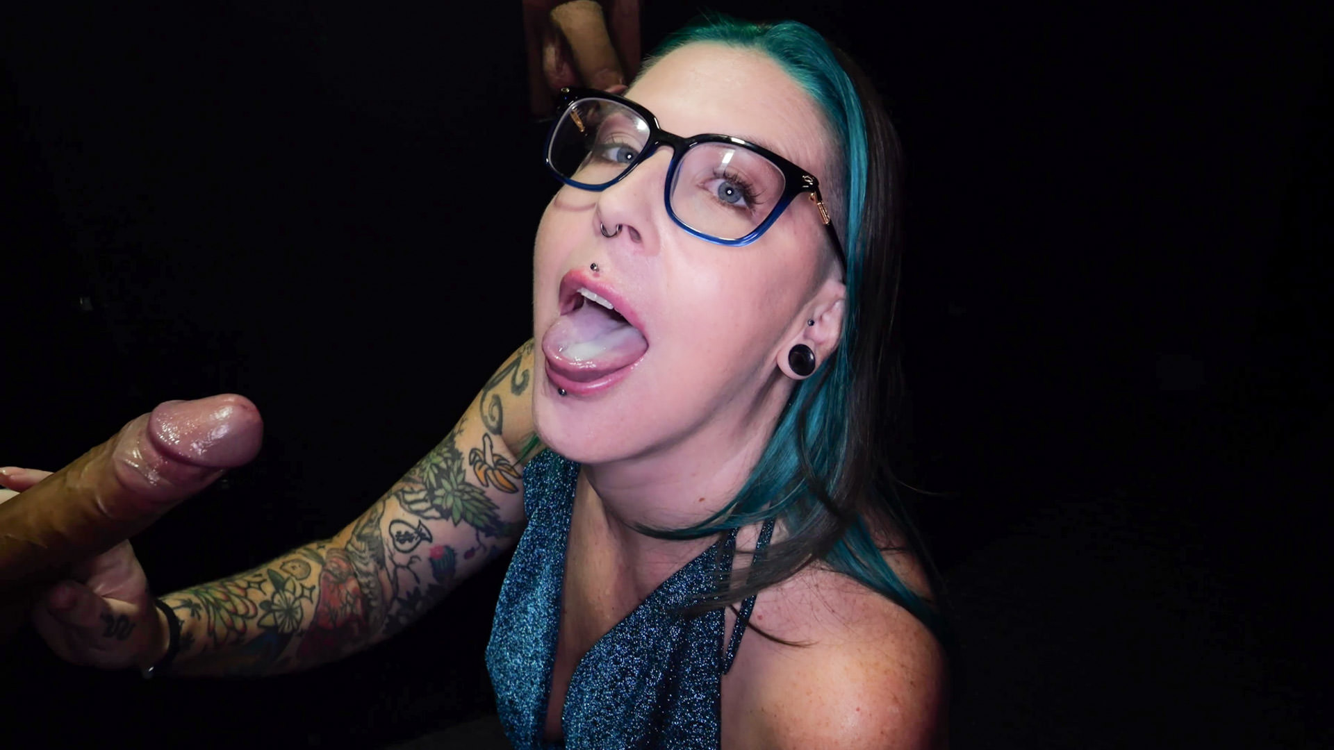GloryholeSecrets-Nikki Zee's Third Gloryhole-Nikki Zee